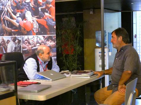 Perpignan sept. 2010, Henri Bureau en discussion avec un autre ancien de Sygma Jean-Pierre Pappis 