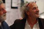 Richard Martin, créateur du théâtre Toursky, et, à sa droite, le poète Jean Poncet, vendredi 9 octobre.