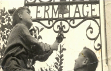 A l'Ermitage.