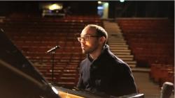 Vidéo accessible dans l'article © Patrick Artinian