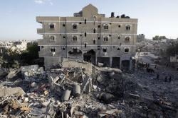 Immeuble détruit par un raid israélien à Rafah