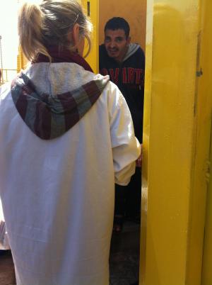 La distribution. (AB)