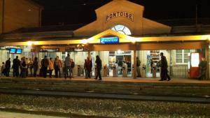 Mardi 11 octobre. Gare RER de Pontoise, 6h57