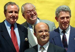 Jean-Marie Le Pen et les trois maires élus en 1995: Le Chevallier, Bompard, Simonpieri.