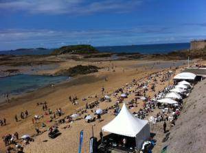 Sur la plage Bon-Secours.