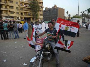 Partisans de Morsi, sur la place Tahrir, lundi 18 juin
