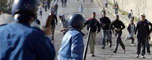 Affrontements en Algérie 1er février 2011 - Heurts dan la rue entre jeunes et forces de police