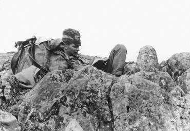 Gilles Caron (a gauche) en Algérie