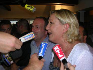 S. Briois et M. Le Pen à Hénin-Beaumont.