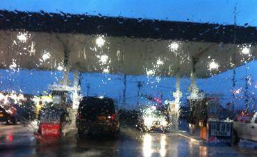 Samedi dans une station service de Long Island, Etat de New York.