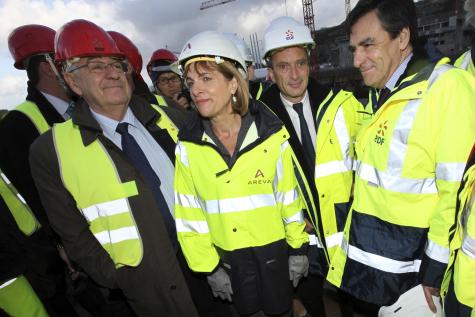 Anne Lauvergeon, Henri Proglio, François Fillon sur le chantier EPR de Flamanville en juillet 2010