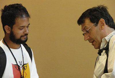 Perpignan 2008 - Munem Wassif (a gauche) et Christian Poveda (à droite) échangent leurs e-mails