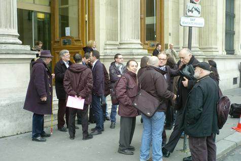 Jeudi 7 mars, les salariés de Sipa Press au tribunal de commerce