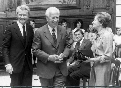 Gaston Defferre et Michel Vauzelle à son mariage en Mairie d’Arles