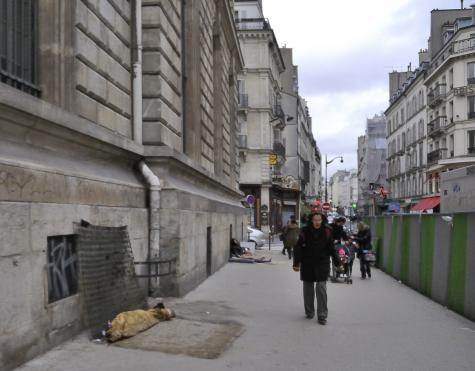 Deux campements le long de la Caserne... Deux campements le long de la Caserne...