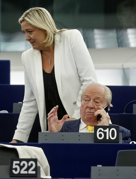 Jean-Marie et Marine Le Pen, le 1er juillet, au parlement européen.