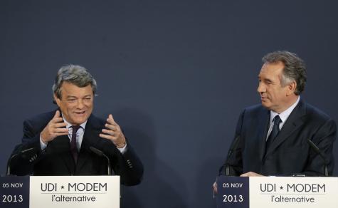 J.-L. Borloo et F. Bayrou lors de leur conférence de presse, le 5 novembre. J.-L. Borloo et F. Bayrou lors de leur conférence de presse, le 5 novembre.
