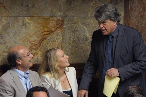 J. Bompard avec G. Collard et M. Maréchal-Le Pen à l&#039;Assemblée en 2012.
