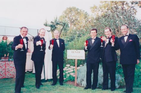 De gauche à droite, M. Couzi (en 1er), Thierry Dassault (en 2ème), Nicolas Bazire (en 5ème) et Thierry Gaubert.