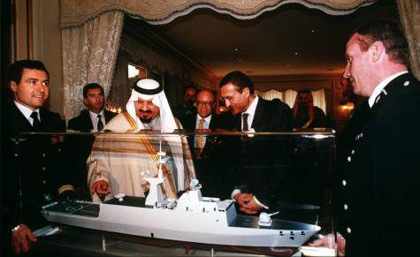 François Léotard lors de la signature du contrat Sawari 2 avec l'Arabie saoudite.
