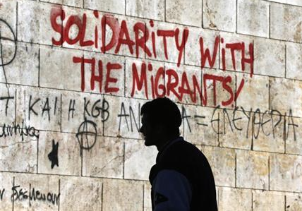 À Athènes, slogans en solidarité avec les migrants.