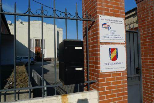 Le portail d'entrée du Hogar de los Espagnoles.