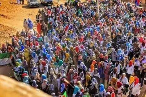 Rassemblement de femmes à In Salah Rassemblement de femmes à In Salah