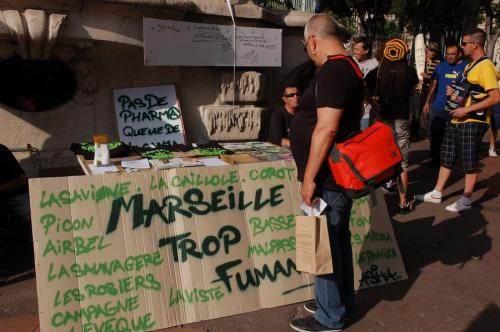 Rassemblement pour l'appel du «18 joint» sur la Canebière en 2014. Rassemblement pour l'appel du «18 joint» sur la Canebière en 2014.