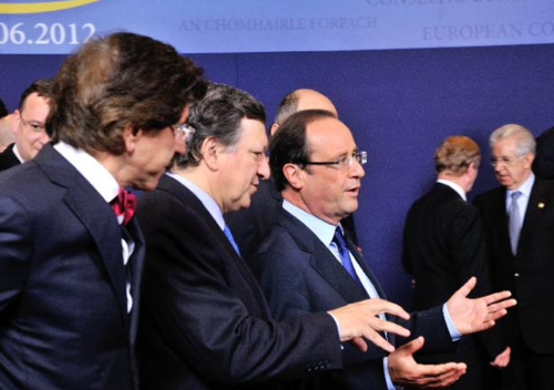 Le 28 juin, le Belge Di Rupo, le Portugais Barroso et le Français Hollande. ©CE