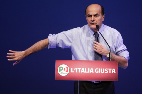 Pier Luigi Bersani en meeting à Florence, le 1er février © Reuters.