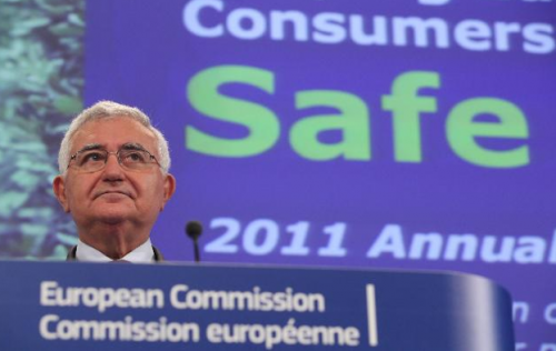 John Dalli lors d&#039;une conférence de presse à Bruxelles en 2011. ©Commission