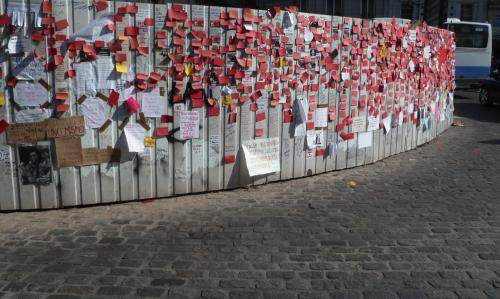 Le «mur des indignations», à l'un des angles de Puerta del Sol.