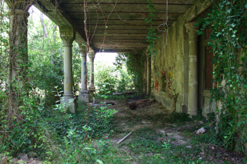 Le Château Robert est entouré d'un parc de 13 hectares © Mediapart
