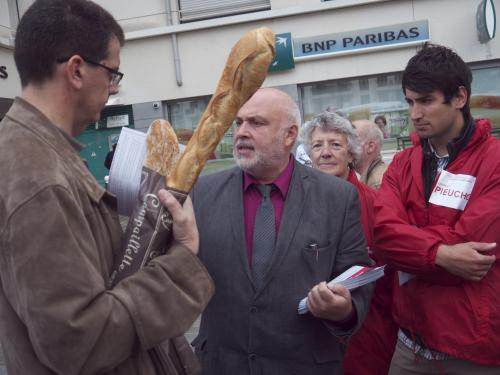 Laurent Pieuchot, le dissident socialiste, face à un électeur qui ne comprend pas son jeu