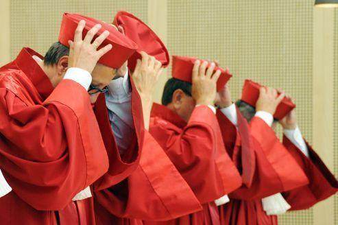 Les juges du tribunal constitutionnel