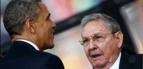 Aux obsèques de Nelson Mandela fin 2013, Barack Obama et Raul Castro. Aux obsèques de Nelson Mandela fin 2013, Barack Obama et Raul Castro.