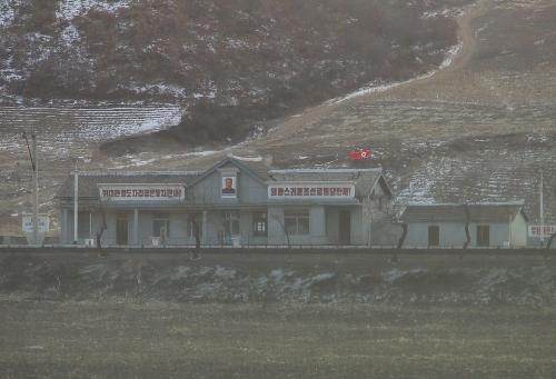 Une gare en Corée du Nord, à la frontière avec la Chine