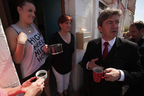 J-L. Mélenchon dans la cité Bruno à Dourges, fin mai.