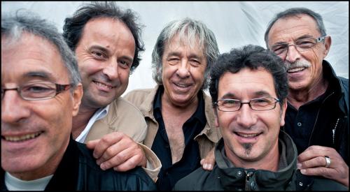 Paco Ibañez, au centre, entouré de Concurrence déloyale. Cliquer sur la photo pour l'agrandir.
