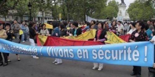 Des Chinois défilent à Paris contre l'insécurité