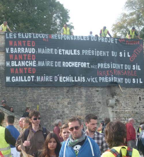 Ils étaient 3 000 manifestants à Rochefort, le 11 octobre, contre le projet d&#039;hyperincinérateur (Joël Anselme)