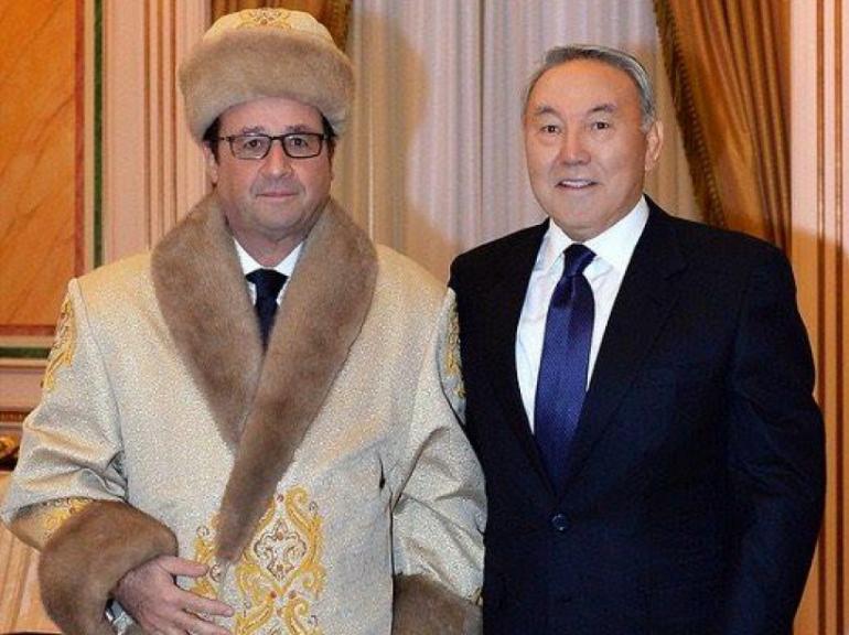 François Hollande et Noursoultan Nazabaïev,
                        lors de la visite officielle au Kazakhstan le 5
                        décembre 2014