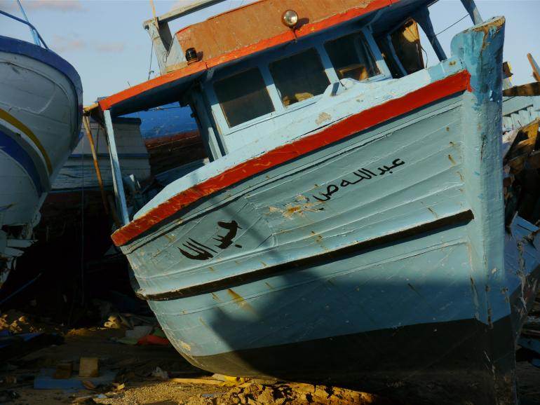 Des carcasses de bateaux en provenance de Tunisie ou de Libye.
