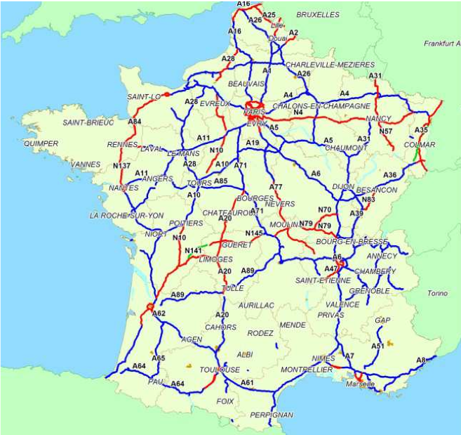 La carte du péage de transit : en rouge et en vert, les routes assujetties, en bleu, les autoroutes concédées et hors périmètre.