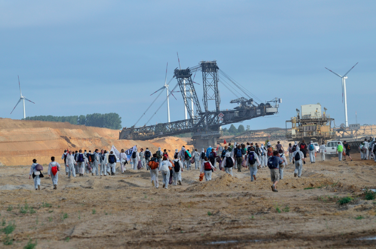 Occupation d&#039;une mine de lignite en Allemagne par des activistes pendant l&#039;action  &quot;Ende Gelände&quot;, le 14 août 2015 (©350).