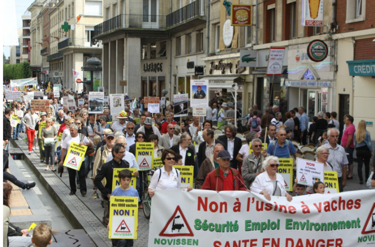 Manifestation contre la ferme des mille vaches à Amiens, 23 juin 2013 (Novissen).