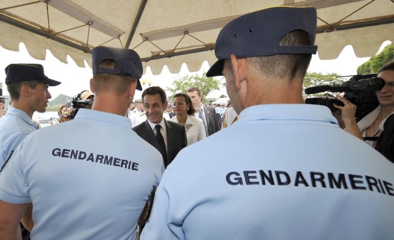 Nicolas Sarkozy à Mayotte en janvier 2010 pour parler lutte contre l'immigration illégale. Nicolas Sarkozy à Mayotte en janvier 2010 pour parler lutte contre l'immigration illégale.