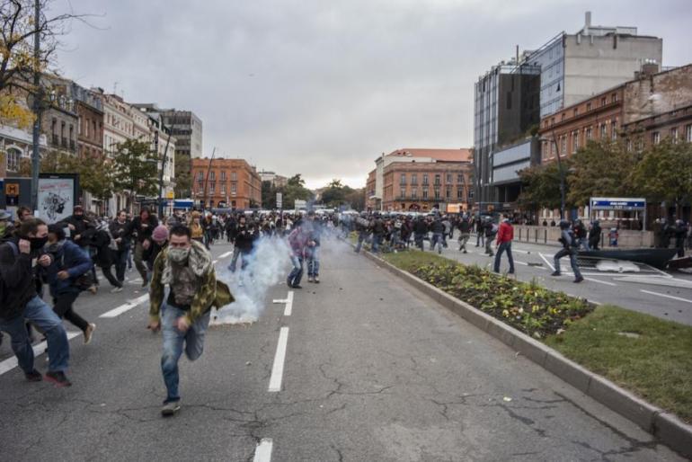 Toulouse, 8 novembre 2014. Les policiers chargent et effectuent leurs premières interpellations.