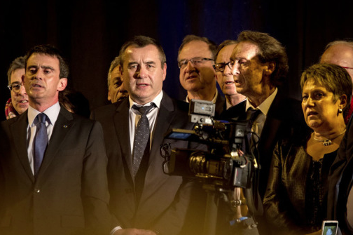 Frédéric Barbier (de face) et Manuel Valls, le 27 janvier à Audincourt