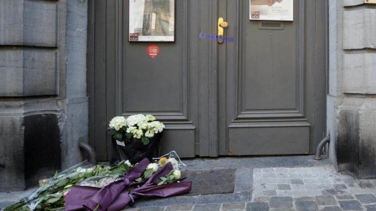 Devant le Musée juif de Bruxelles, au lendemain de la fusillade du 25 mai 2014